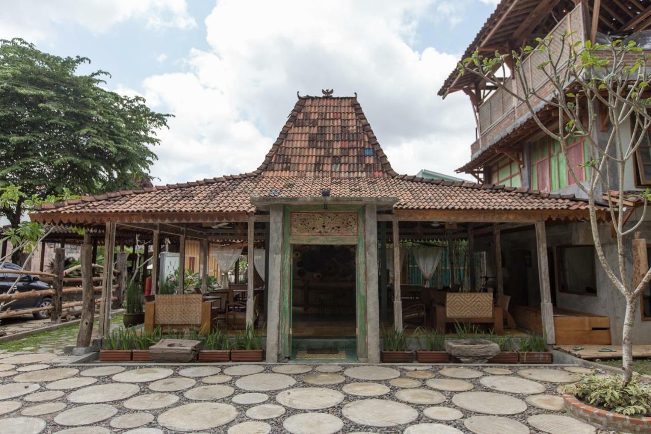 Maguwo Kampung Lawasan Heritage Cottage מראה חיצוני תמונה